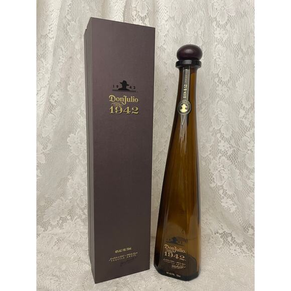 Empty Don Julio 1942 Tequila local Anejo Bottle 750ml with Box & Top (Empty) - Picture 2 of 12